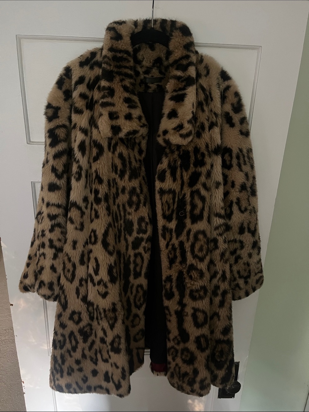 Beautiful vintage Saks Fifth Avenue Leopard Print Faux Fur Coat - Taupe & Black